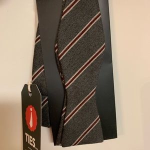 Brand New Grey Skinny Self-Tie Bow Tie